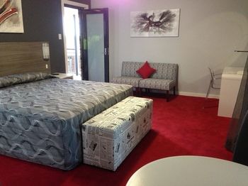 Cattleman's Country Motor Inn & Serviced Apartments - C Tourism 1
