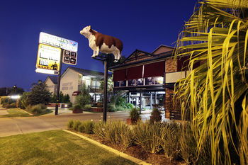 Cattleman's Country Motor Inn & Serviced Apartments - C Tourism 17