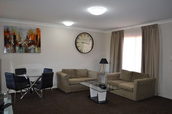 Cattleman's Country Motor Inn & Serviced Apartments - C Tourism 31