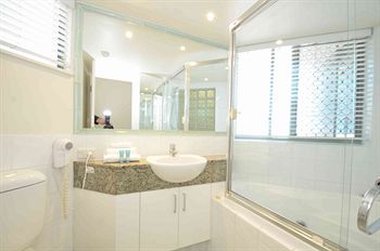 Malibu Mooloolaba - C Tourism 1