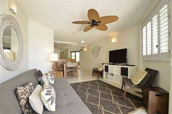 Malibu Mooloolaba - C Tourism 15
