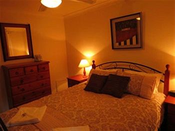 Barrington Wilderness Cedar Lodge Accommodation - C Tourism 1