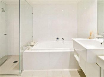 Wyndel Apartments - Encore - C Tourism 3