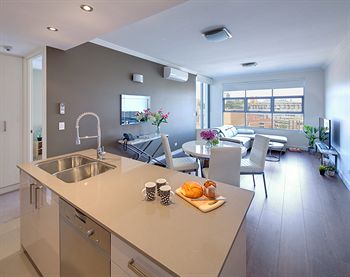 Zara Tower - Luxury Suites And Apartments - C Tourism 2