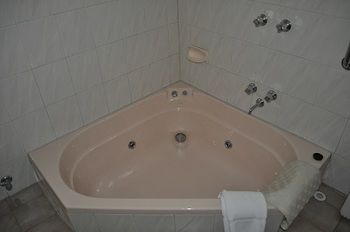 Nunawading Motor Inn - C Tourism 36