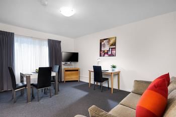 Best Western Fawkner Suites & Serviced Apartments - C Tourism 21