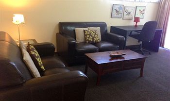 Australian Home Away @ Doncaster Elgar - C Tourism 2