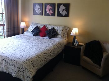 Australian Home Away @ Doncaster Elgar - C Tourism 4