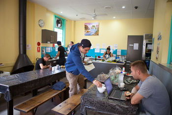 Eva's Backpackers - C Tourism 41