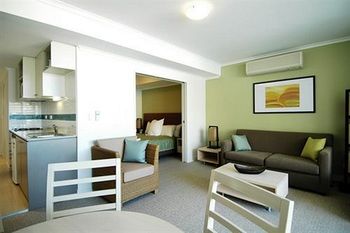 Ettalong Beach Apartments - C Tourism 6
