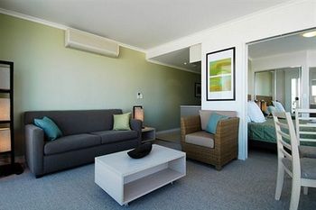 Ettalong Beach Apartments - C Tourism 10