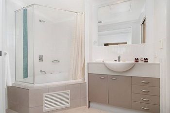 Ettalong Beach Apartments - C Tourism 19