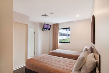 Quality Suites Boulevard On Beaumont - C Tourism 14