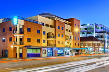 Quality Suites Boulevard On Beaumont - C Tourism 19