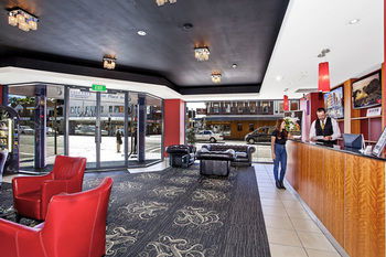 Quality Suites Boulevard On Beaumont - C Tourism 25