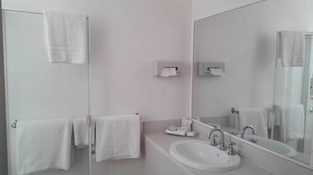 Branxton House Motel, Hunter Valley - C Tourism 10