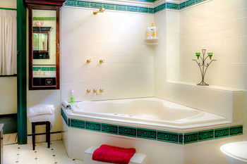 Hamilton Heritage B&B - C Tourism 7