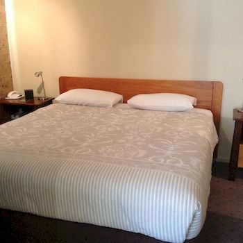 Ashton Townhouse Motel And Suites - C Tourism 13