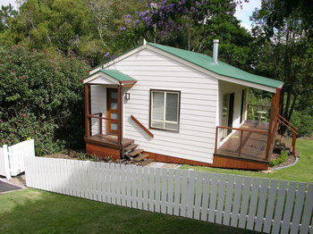 Apple Tree Cottage & Studio - C Tourism 7