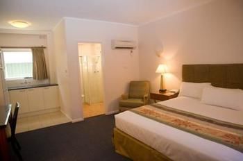 Clan Lakeside Lodge Terrigal - C Tourism 1