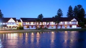Clan Lakeside Lodge Terrigal - C Tourism 5