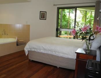 Montville Grove Romantic Cottages - C Tourism 0