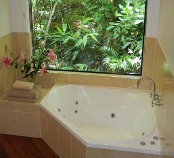 Montville Grove Romantic Cottages - C Tourism 4