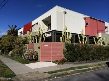 Chaucer Palms Boutique Bed & Breakfast - C Tourism 10