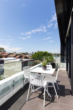 Apartment Hotel East Central - C Tourism 4