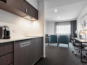 Best Western Plus Lake Kawana Hotel - C Tourism 2