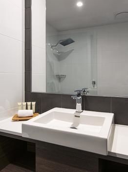 Best Western Plus Lake Kawana Hotel - C Tourism 8