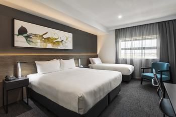 Best Western Plus Lake Kawana Hotel - C Tourism 9