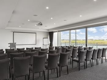 Best Western Plus Lake Kawana Hotel - C Tourism 13