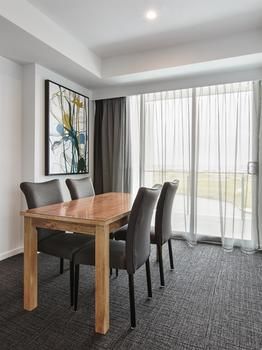 Best Western Plus Lake Kawana Hotel - C Tourism 15