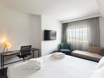 Best Western Plus Lake Kawana Hotel - C Tourism 41