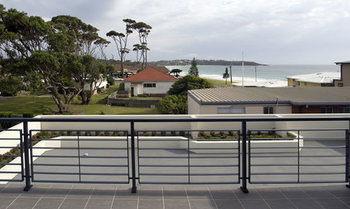 Mollymook Beachfront Executive Apartment - C Tourism 3
