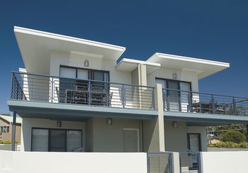 Mollymook Beachfront Executive Apartment - C Tourism 11