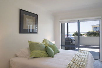 Mollymook Beachfront Executive Apartment - C Tourism 16