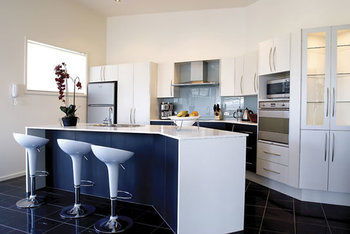 Mollymook Beachfront Executive Apartment - C Tourism 21