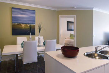 Mollymook Beachfront Executive Apartment - C Tourism 22