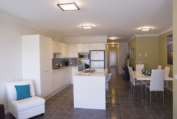 Mollymook Beachfront Executive Apartment - C Tourism 23