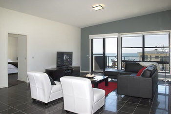 Mollymook Beachfront Executive Apartment - C Tourism 24