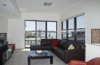 Mollymook Beachfront Executive Apartment - C Tourism 26