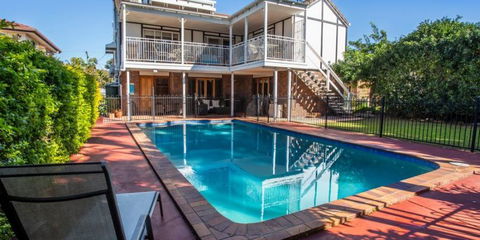 Ainslie Manor BandB - C Tourism 1