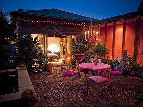At Eleven, La Petite Maison - C Tourism 0