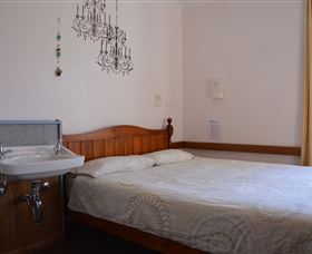 Tasman Backpackers - C Tourism 5