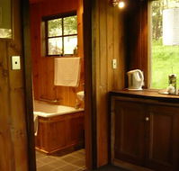 Braeside Mount Macedon Country Retreat and Bed  Breakfast - C Tourism