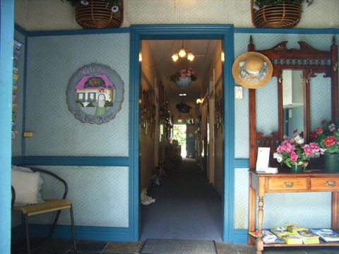 Annie's Shandon Inn - C Tourism 1