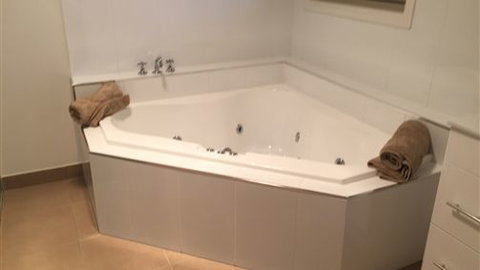 Curdievale Riverfront Lodge - C Tourism 2