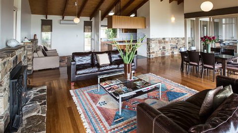 Holmesglen At Eildon - The Homestead - C Tourism 1